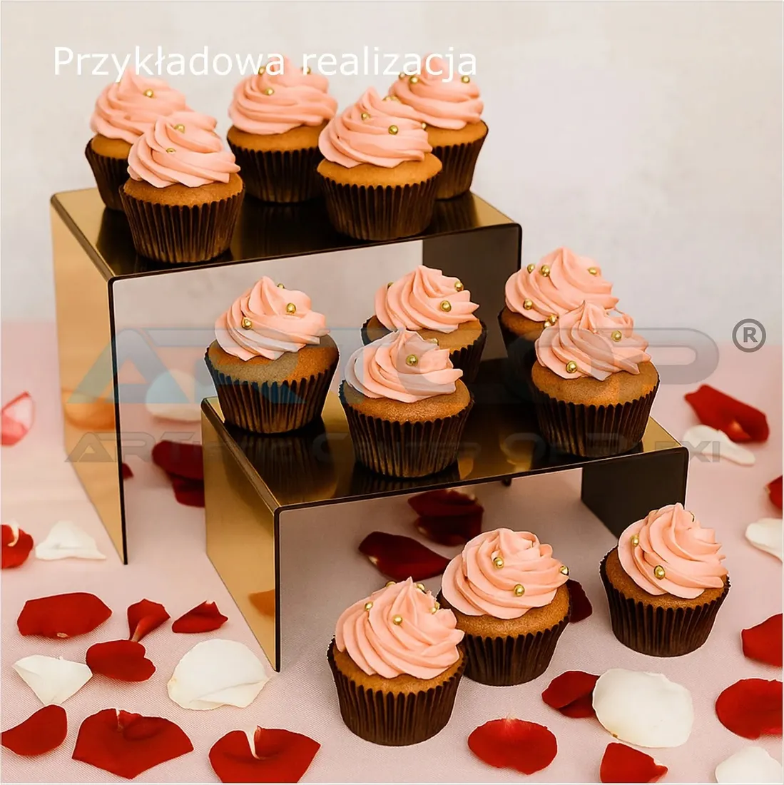 podstawka-z-plexi-slodki-stol-na-babeczki-ekspozytor-stojak-na-ciasto-zlota