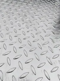 blacha-stalowa-ryflowana-na-schody-stopnie-podest-150x300cm-gr5mm-ocynk