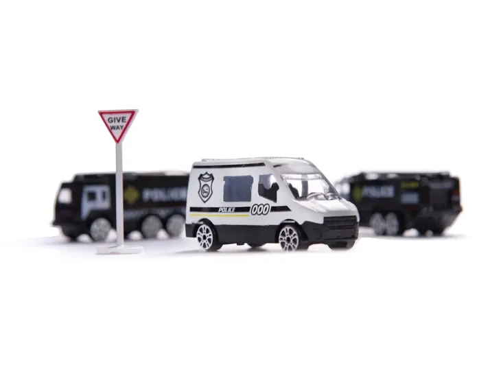 transporter-samolot-3-auta-policja-marka-ikonka
