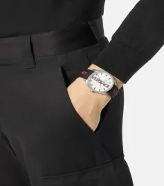 modny-zegarek-meski-versace-v-vertical-ve3h00122
