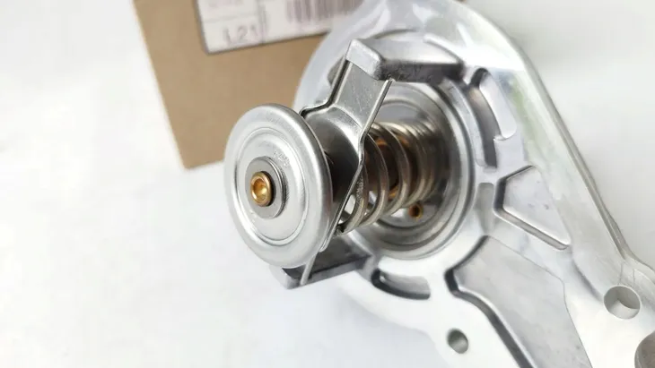 termostat-audi-vw-oe-057121111b-typ-samochodu-samochody-osobowe