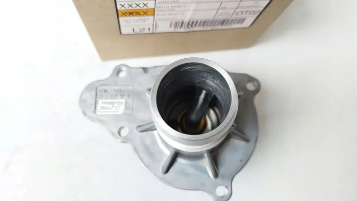 termostat-audi-vw-oe-057121111b-waga-produktu-2-kg