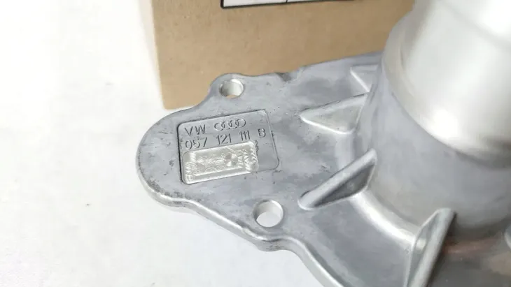 termostat-audi-vw-oe-057121111b-numer-katalogowy-oryginalu-057121111b