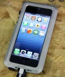 hard-case-etui-biologic-iphone-5-5s-srebrny