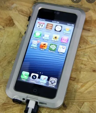 hard-case-etui-biologic-iphone-5-5s-srebrny