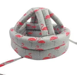 kask-ochronny-dla-niemowlat-ochraniacz-glowy-pianka-ochronna-szara-flamingi