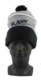 czapka-zimowa-raw-pompom-winter-hat-czarno-szara-z-pomponem