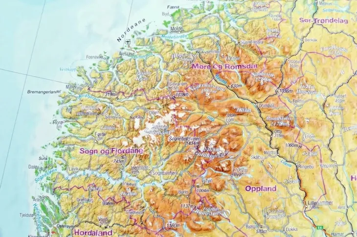 skandynawia-3d-mapa-plastyczna-trojwymiarowa-georelief-w-skalki-1-2-900-000-tytul-skandynawia-3d-mapa-plastyczna-trojwymiarowa-georelief