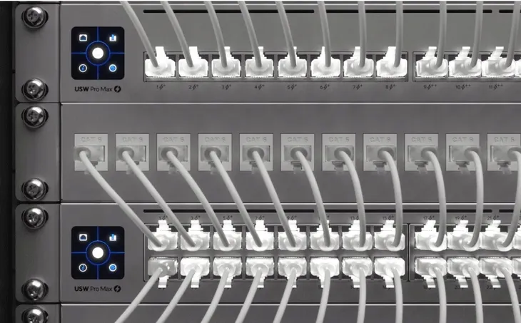 patchcord-ubiquiti-uacc-cable-patch-el-0-15m-w-24-kolor-bialy