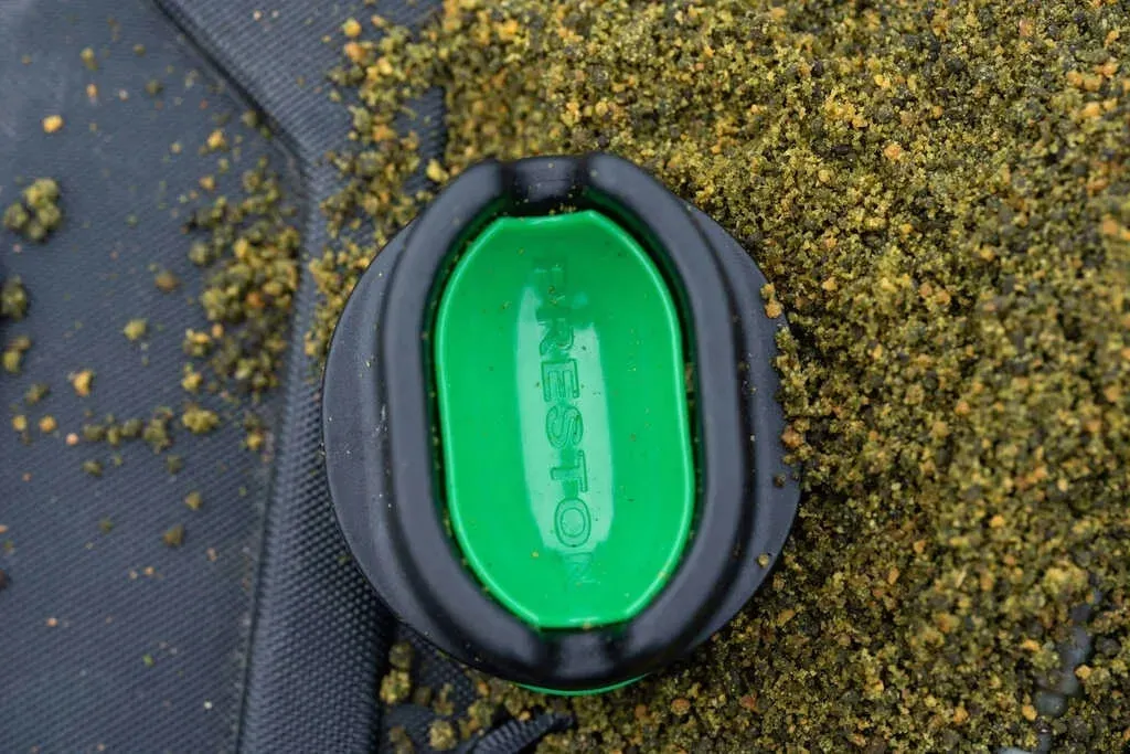 foremka-preston-quick-release-method-mould-medium