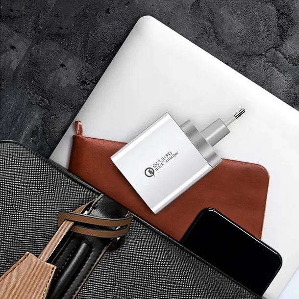 szybka-ladowarka-typ-c-quick-charge-3-0-usb-a-kolor-bialy