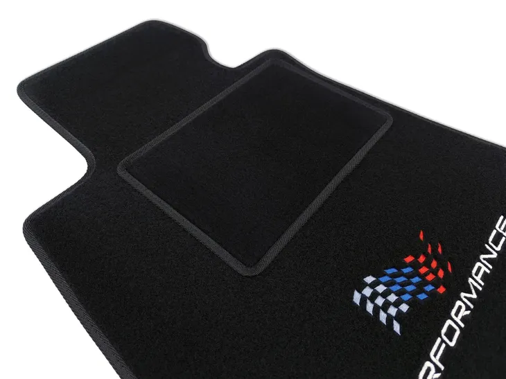 dywaniki-samochodowe-bmw-1-e82-2004-2013-2x-flaga-performance-waga-z-opakowaniem-3-kg