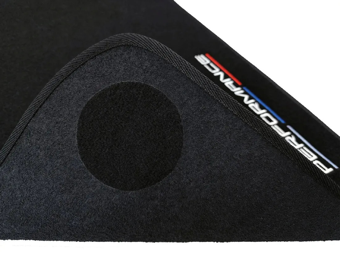 dywaniki-samochodowe-bmw-7-e65-e66-2001-2008-2x-haft-performance