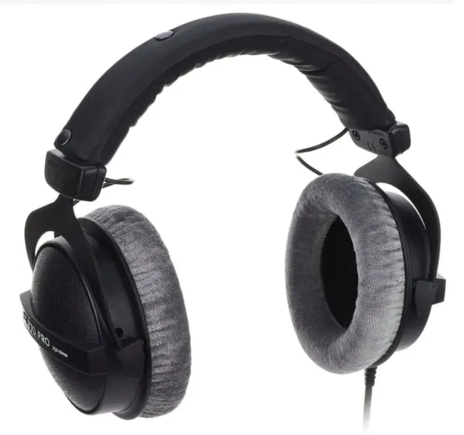 sluchawki-przewodowe-beyerdynamic-dt770-pro-250ohm-marka-beyerdynamic