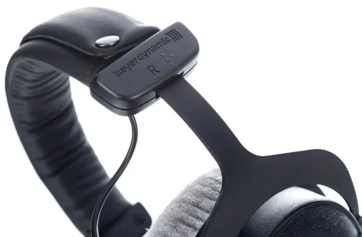 sluchawki-przewodowe-beyerdynamic-dt770-pro-250ohm-wysokosc-produktu-11-5-cm