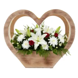 drewniane-serce-statuetka-kosz-na-kwiaty-dekoracja-nagrobna-30x35-cm