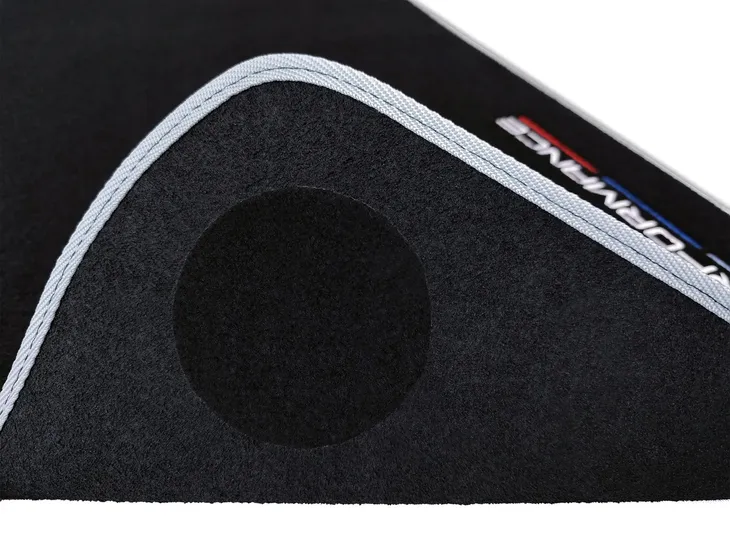 dywaniki-samochodowe-bmw-1-e82-2004-2013-performance-haft-kolor-czarny