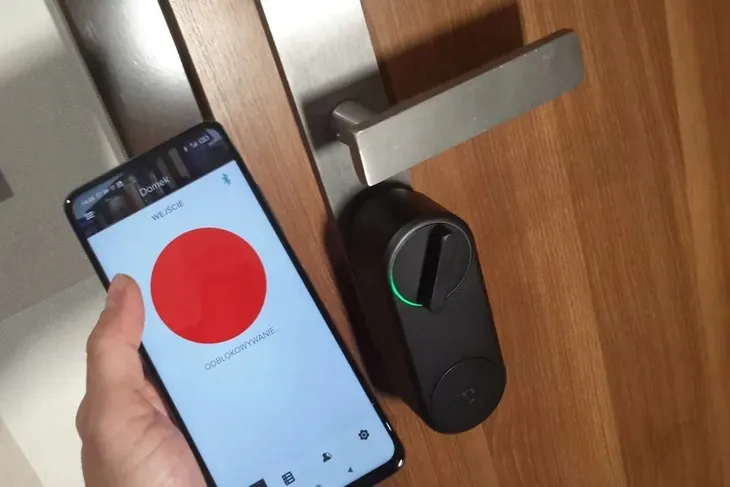 zamek-yale-linus-smart-lock-czarny-stan-nowy-marka-yale