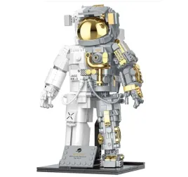 zestaw-klockow-do-budowania-astronauty-kosmicznego-900-czesci
