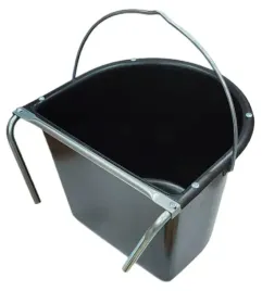 karmidlo-poidlo-koryto-zlob-15l-wzmocnione-obrecza-bez-nitow-dla-koni