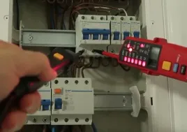 probnik-tester-miernik-napiecia-i-faz-ut18c-rcd-t