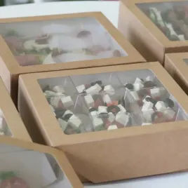 pudelko-cateringowe-party-box-premium-z-okienkiem-455x350x80mm-10-sztuk