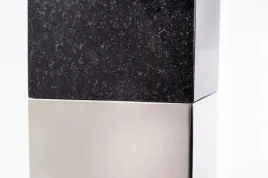 srebrny-wazon-na-pomnik-grob-stal-nierdzewna-granit-dlugi-50cm