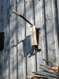 reczna-luparka-do-drewna-kominkowego-rozlupywarka-gilotyna-scheppach-rebak