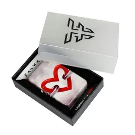 zapalniczka-benzynowa-tasman-metalowa-w-pudelku-serce-pelny-nadruk