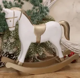 drewniany-kon-na-biegunach-ze-zlotymi-elementami-265x23cm