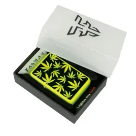 zapalniczka-benzynowa-tasman-metalowa-w-pudelku-konopia-neon-liscie