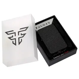 zapalniczka-benzynowa-tasman-metalowa-w-pudelku-czarna-chropowata-black