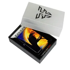 zapalniczka-benzynowa-tasman-metalowa-w-pudelku-kruk-full-nadruk