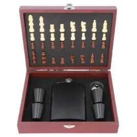 zestaw-prezentowy-szachy-piersiowka-czarna-kieliszki-lejek-w-skrzynce