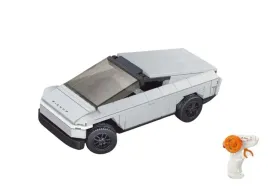zdalnie-sterowany-samochod-z-klockow-pickup-w-stylu-tesla-242-elementy