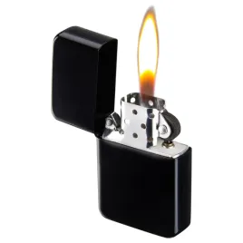 zapalniczka-benzynowa-champ-black-czarna-wiatroodporna-metalowa
