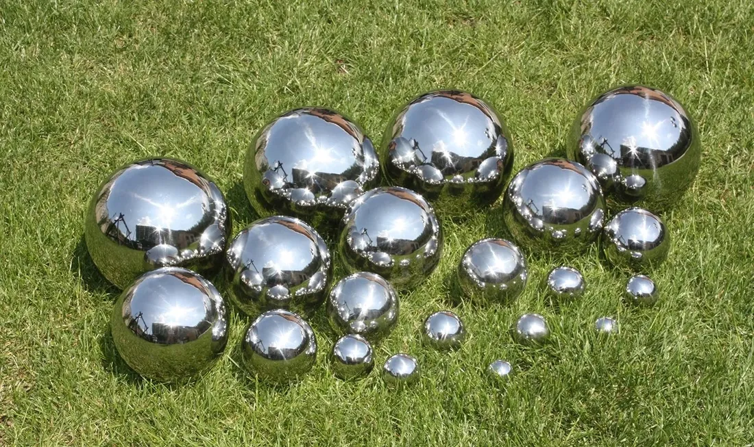 kula-dekoracyjna-srebrna-silver-15cm