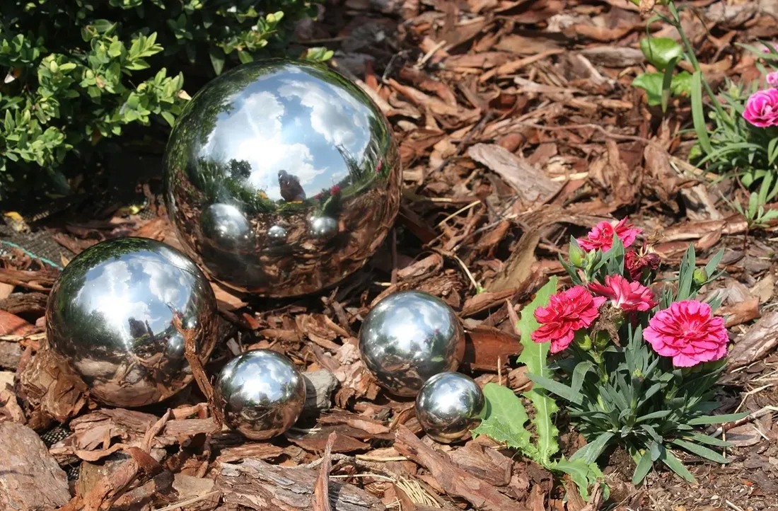 kula-dekoracyjna-srebrna-silver-15cm