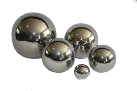 kula-dekoracyjna-silver-srebrna-25-cm-ogrod