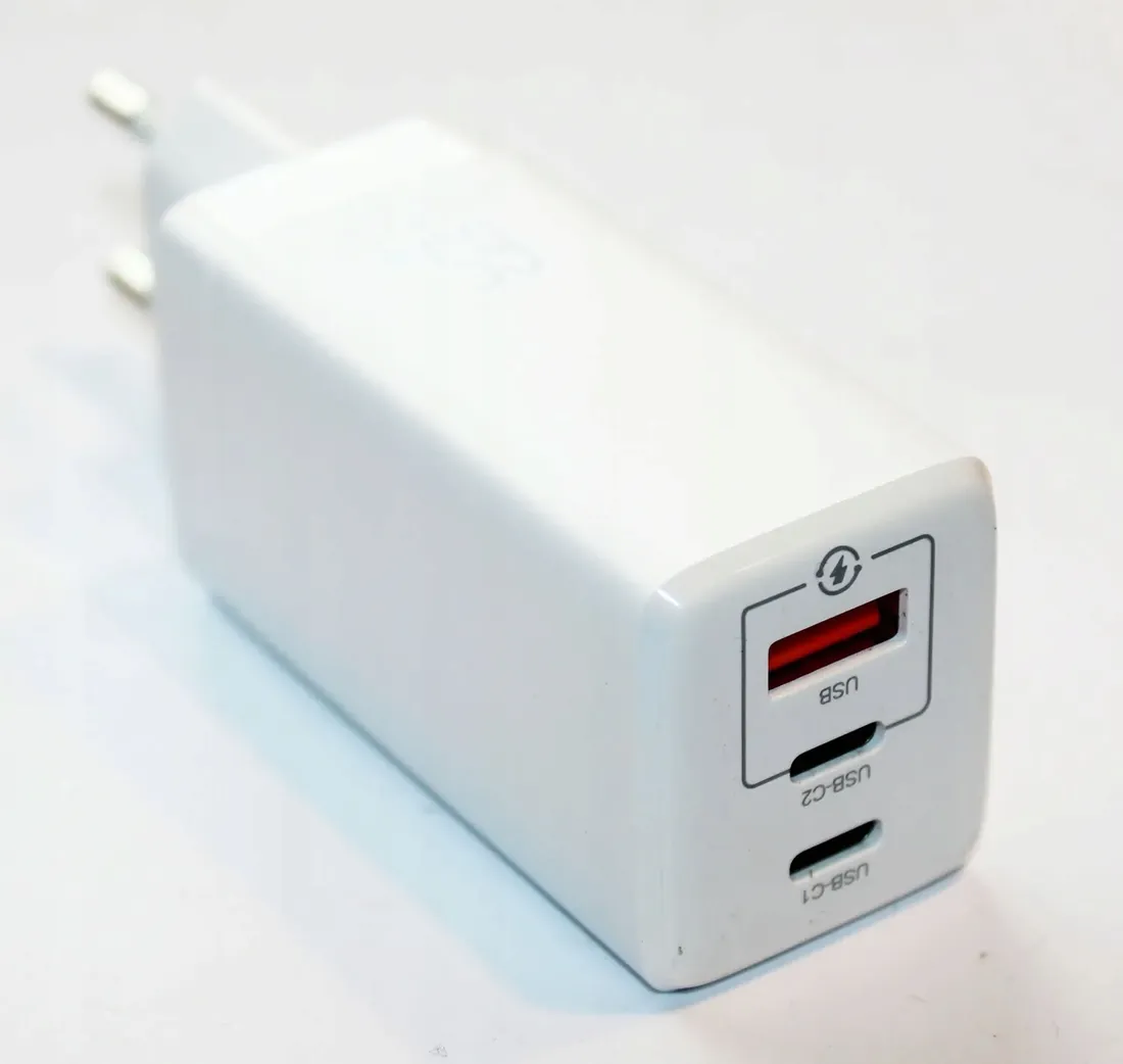 ladowarka-gan-usmas-us-cc110-65w-2xusb-c-usb-a