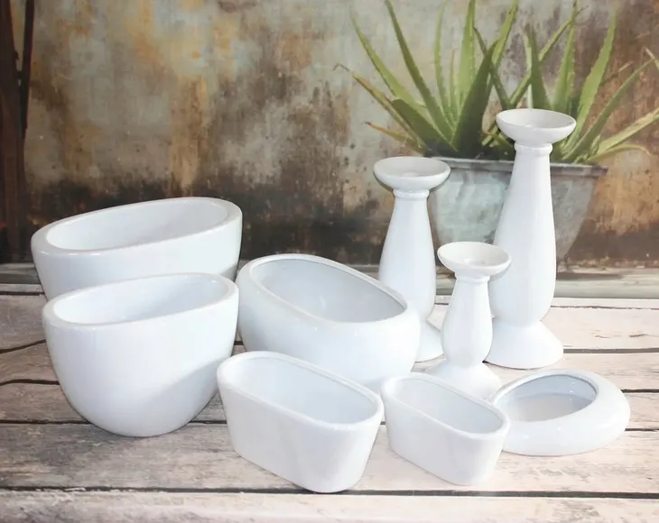 doniczka-ceramiczna-oslonka-biala-walec-h22-stan-powystawowy-material-wykonania-ceramika
