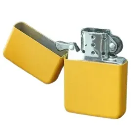 zapalniczka-benzynowa-zolta