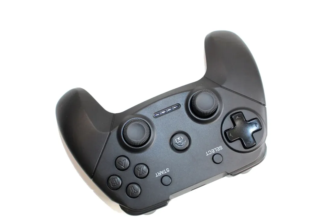 pad-bezprzewodowy-do-nintendo-switch-clevo