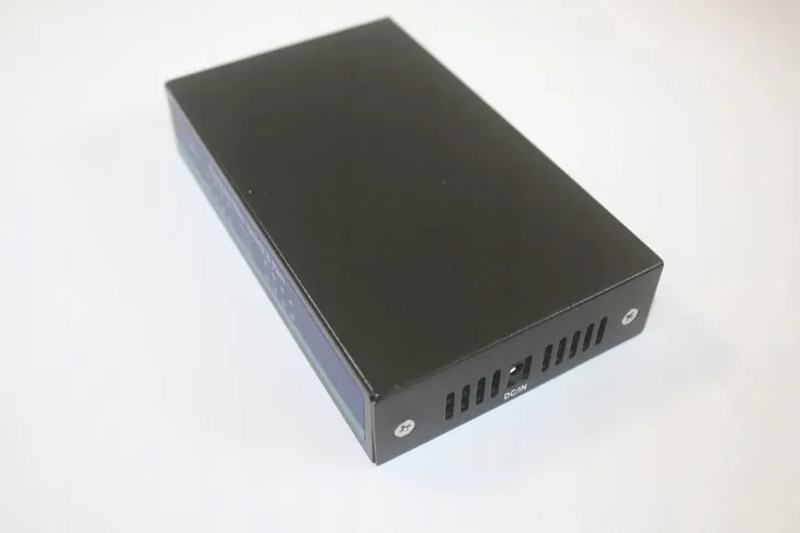 pc-selekt-mini-switch-microcom-ng-1360-8-portow-stan-powystawowy-liczba-portow-8