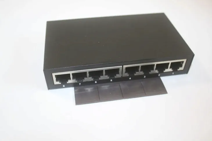 pc-selekt-mini-switch-microcom-ng-1360-8-portow-stan-powystawowy-kod-producenta-pcsmicrocom-ng-1360