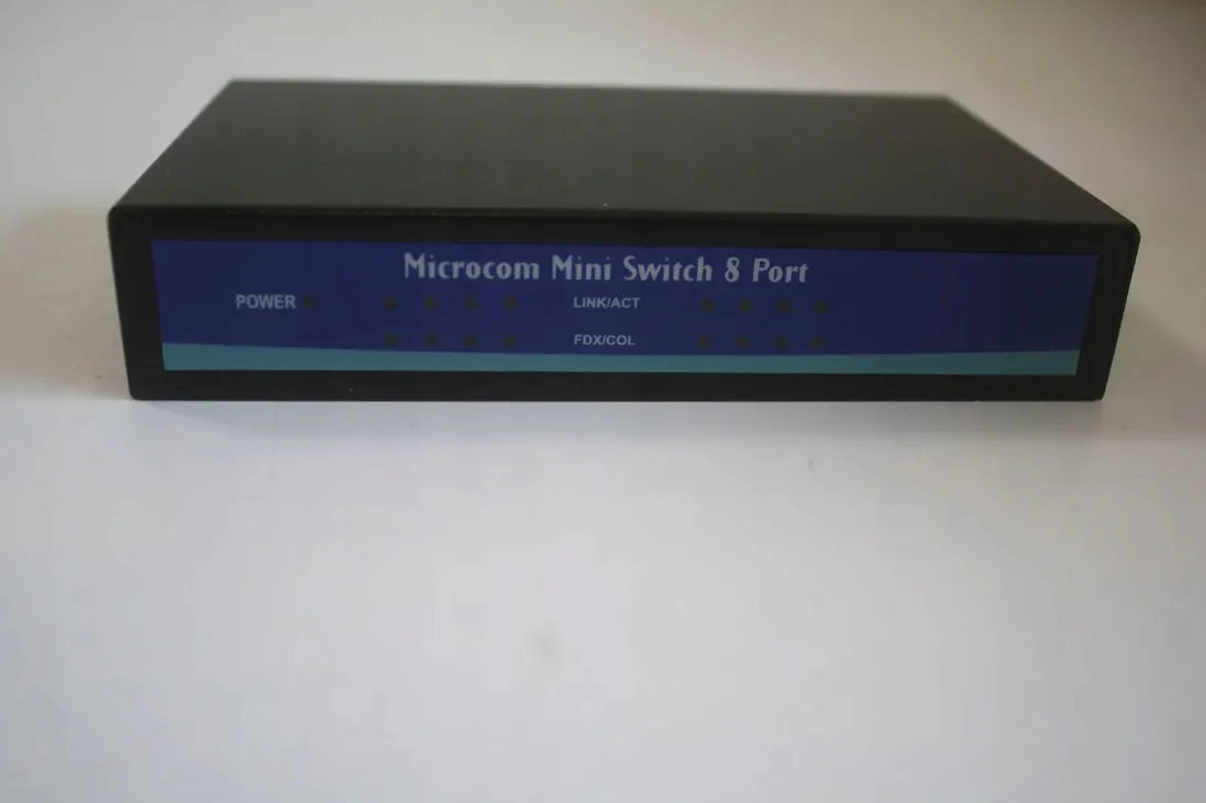 pc-selekt-mini-switch-microcom-ng-1360-8-portow