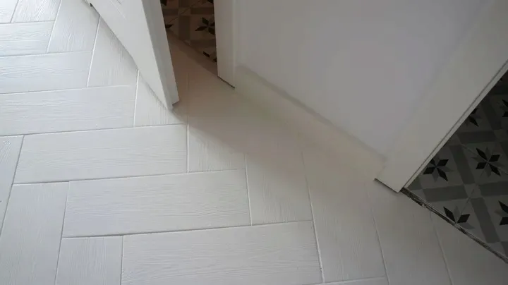 farba-renowacja-plytek-ceramicznych-kolory-ral-kod-producenta-brak