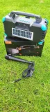 glosnik-bluetooth-solarny-panel-latarka-mikrofon-stan-nowy-kolor-czarny