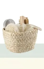 zestaw-do-pielegnacji-stop-w-koszyczku-spa-myjka-pumeks-gabka-masazer