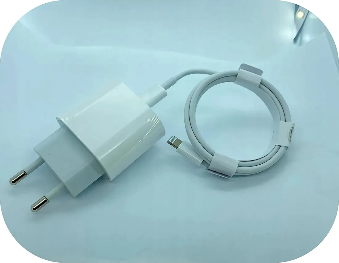 ladowarka-sieciowa-kabel-usb-c-lightning-iphone-stan-nowy